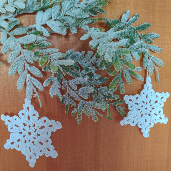 Flakes (x2) - Handmade Crochet Coasters/Decorations - New Christmas Collection - Image 5